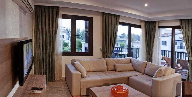 River Garden Residence Kadriye Buitenkant foto